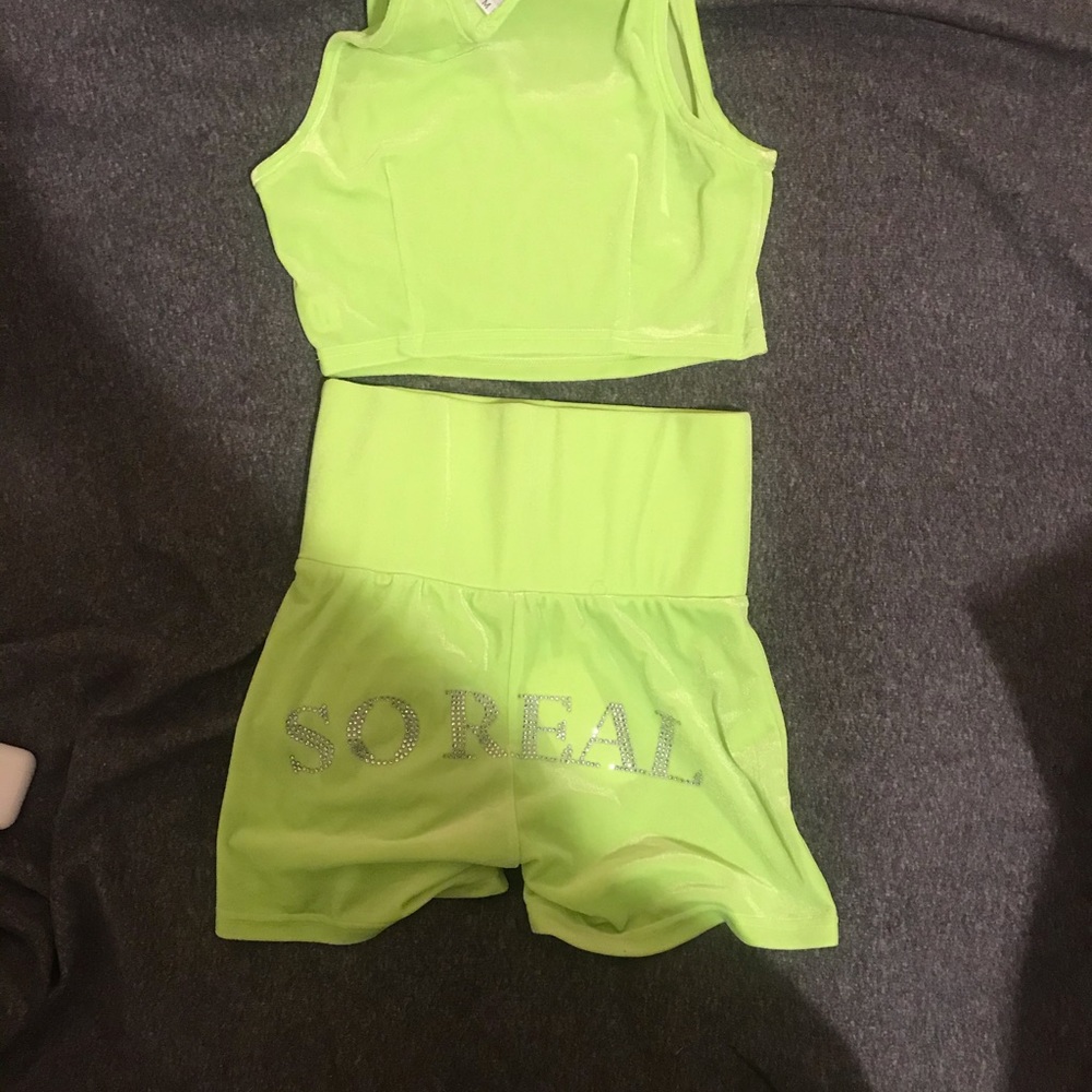 Two piece short set
